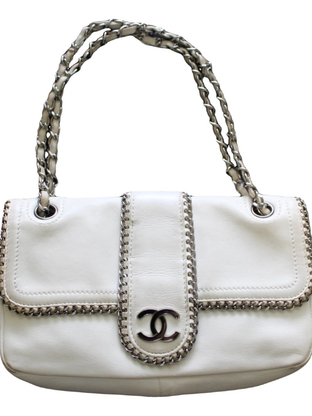 CHANEL Cream Leather Shoulder Bag with Silver Chain Trim